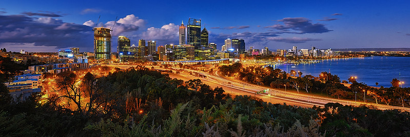 Perth skyline<br/>© <a href="https://flickr.com/people/38074751@N06" target="_blank" rel="nofollow">38074751@N06</a> (<a href="https://flickr.com/photo.gne?id=49938415882" target="_blank" rel="nofollow">Flickr</a>)