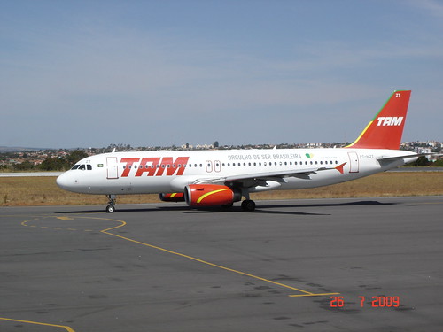 TAM Linhas Aéreas - PT-MZT