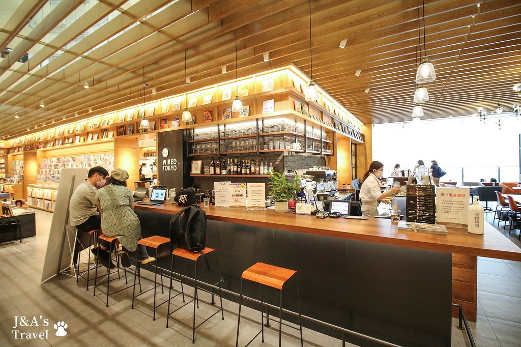 喧囂城市中的靜謐一隅，來自日本的和風洋食，甜點、美食、書香、美景一次擁有！Wired Tokyo信義店 @J&amp;A的旅行