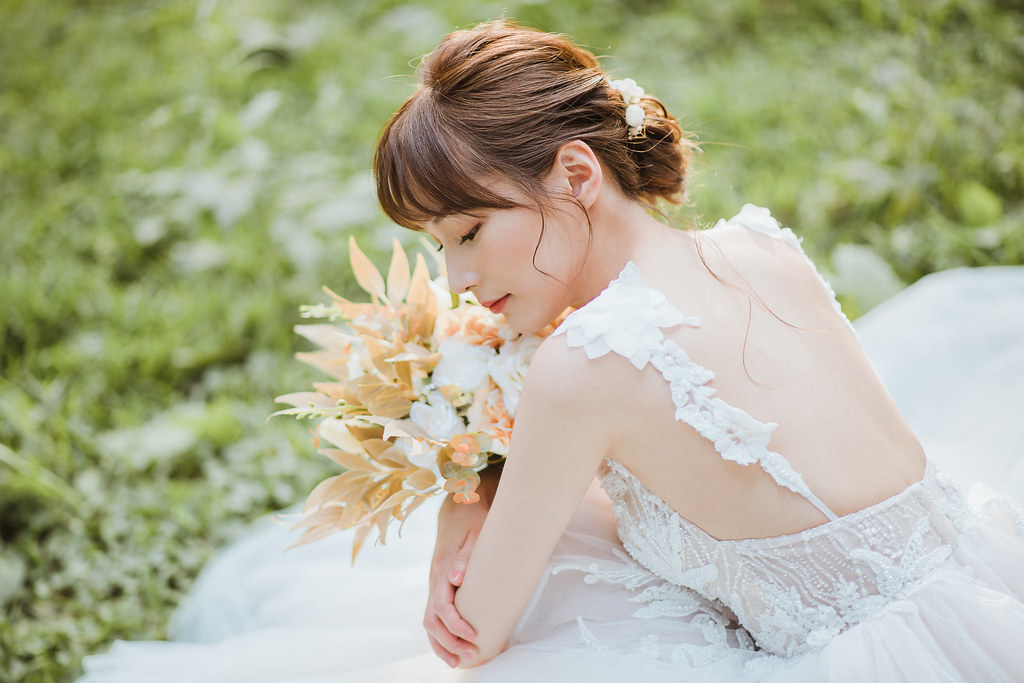 台南自助婚紗｜婚紗不只唯美，穿起棒球衣也能俏皮滿分｜inBlossom手工訂製婚紗