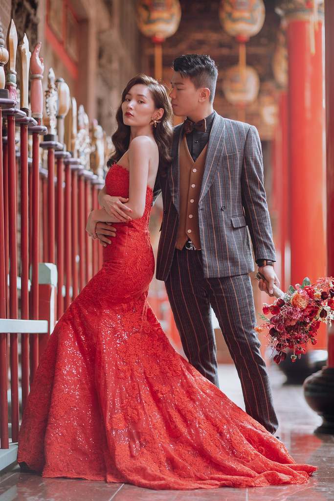 台南自助婚紗｜台灣廟宇文化，結合時尚婚紗攝影｜inBlossom手工訂製婚紗