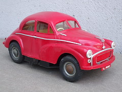 Vintage 1959 Red Split Window Morris Minor Battery Powered Toy Made By Victory Industries Guildford Surrey