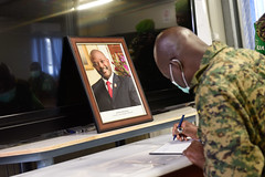 2020_06_AMISOM_Honors_Fallen_Burundi_President-3