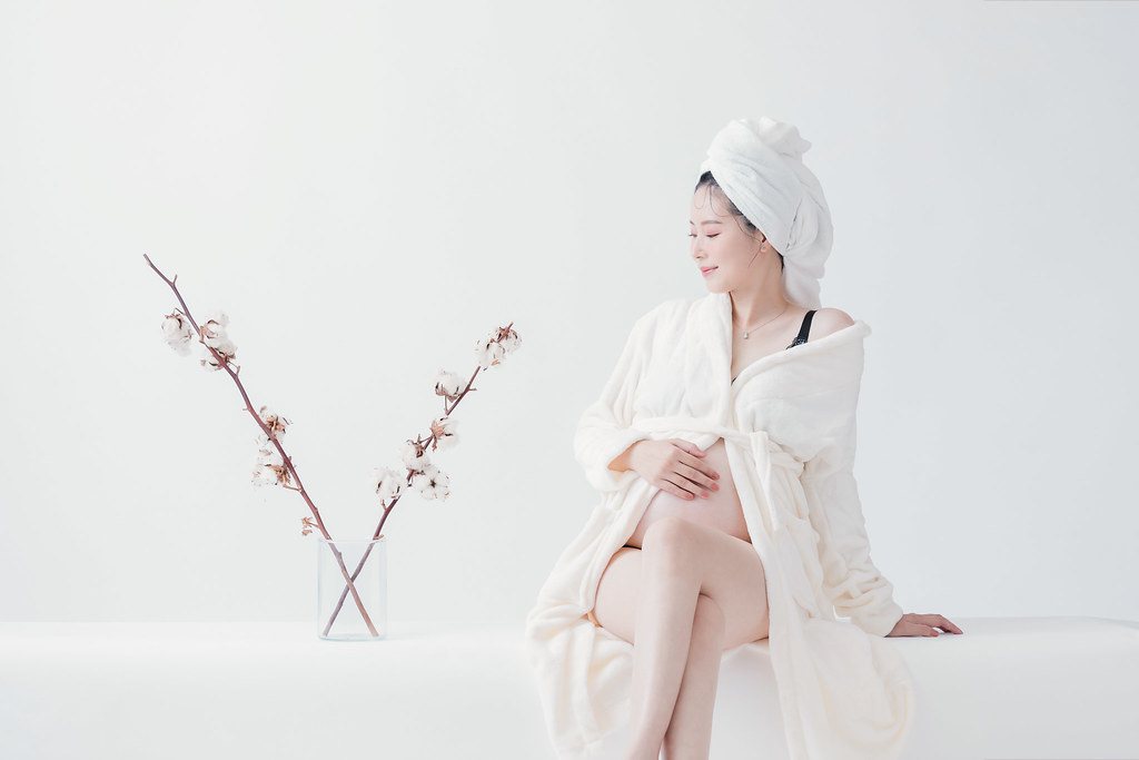 台南孕婦寫真｜孕婦寫真的居家浴袍造型，直接時尚滿分｜愛情街角Love Corner
