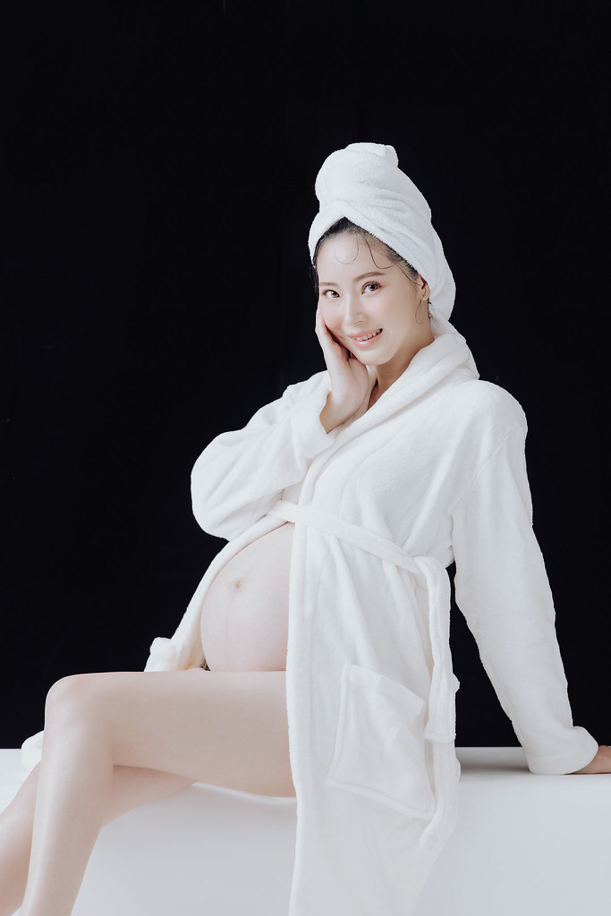 台南孕婦寫真｜孕婦寫真的居家浴袍造型，直接時尚滿分｜愛情街角Love Corner