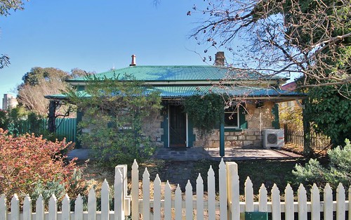 15 Clarke St, Young NSW 2594