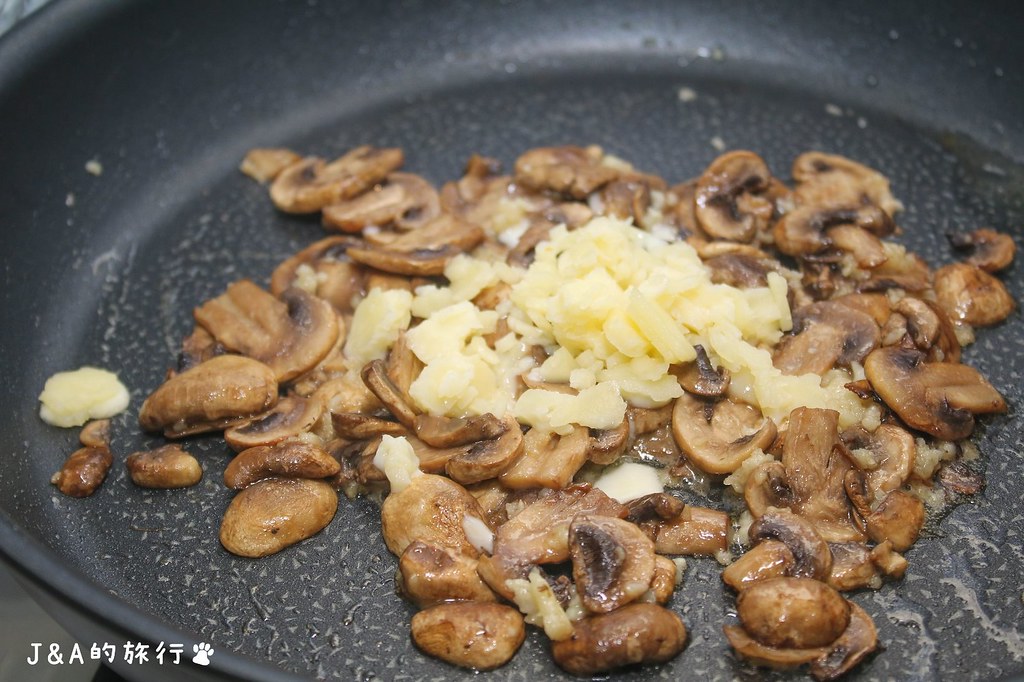 【食譜】奶香蘑菇烤馬鈴薯 @J&amp;A的旅行