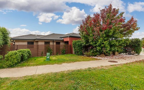 32 Overall Avenue, Casey ACT