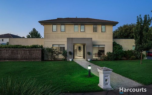 101 Sovereign Manors Crescent, Rowville VIC