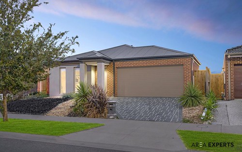 8 Cape Parade, Point Cook VIC