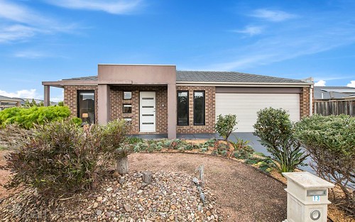 13 Marlin Cr, Point Cook VIC 3030