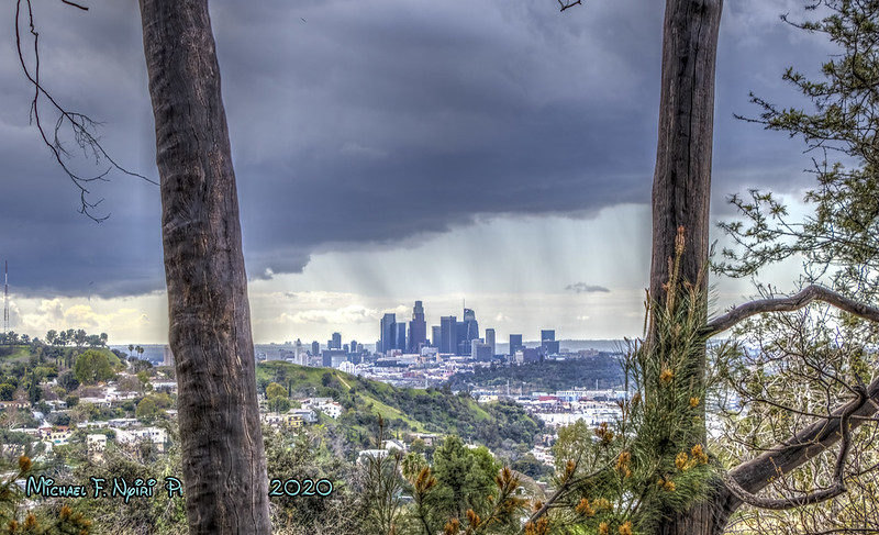 Skyline in the Distance<br/>© <a href="https://flickr.com/people/77318907@N08" target="_blank" rel="nofollow">77318907@N08</a> (<a href="https://flickr.com/photo.gne?id=50089450183" target="_blank" rel="nofollow">Flickr</a>)