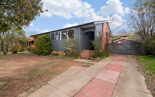 35 Macalister Crescent, Curtin ACT 2605