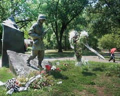 Anglų lietuvių žodynas. Žodis war memorial reiškia karo memorialas lietuviškai.