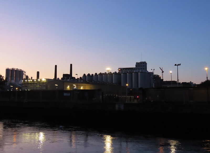 Guinness Brewery<br/>© <a href="https://flickr.com/people/43184676@N08" target="_blank" rel="nofollow">43184676@N08</a> (<a href="https://flickr.com/photo.gne?id=50150853307" target="_blank" rel="nofollow">Flickr</a>)