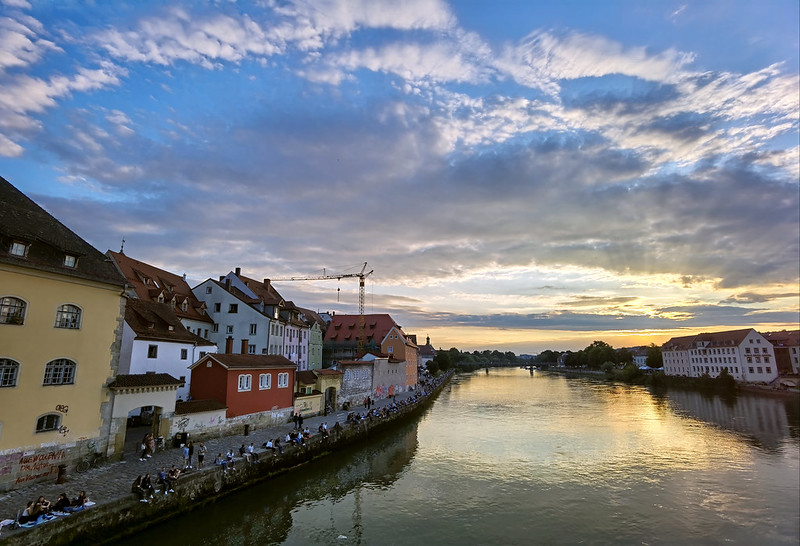 Sunset over the Danube in Regensburg, Germany<br/>© <a href="https://flickr.com/people/74492144@N00" target="_blank" rel="nofollow">74492144@N00</a> (<a href="https://flickr.com/photo.gne?id=50168077372" target="_blank" rel="nofollow">Flickr</a>)