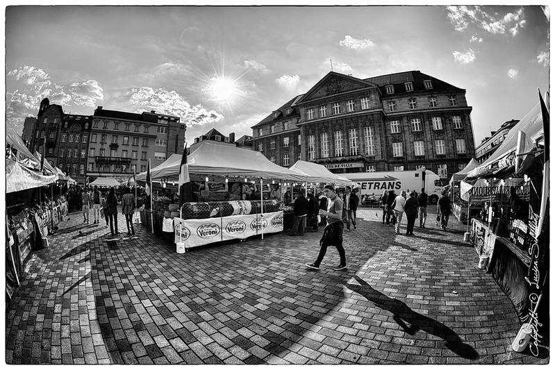 Italian market in Esch #CanonPhotography<br/>© <a href="https://flickr.com/people/78970829@N05" target="_blank" rel="nofollow">78970829@N05</a> (<a href="https://flickr.com/photo.gne?id=50172853377" target="_blank" rel="nofollow">Flickr</a>)