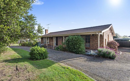 135 Grove Rd, Grovedale VIC 3216