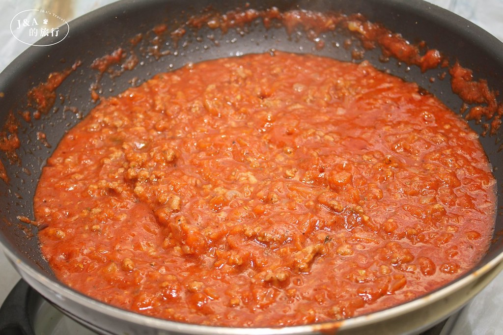 【食譜】番茄肉醬義大利麵 百吃不膩的經典義式肉醬麵，30分鐘就能快速上桌簡易版肉醬食譜！ @J&amp;A的旅行