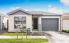 18 Newcastle Drive, Officer VIC