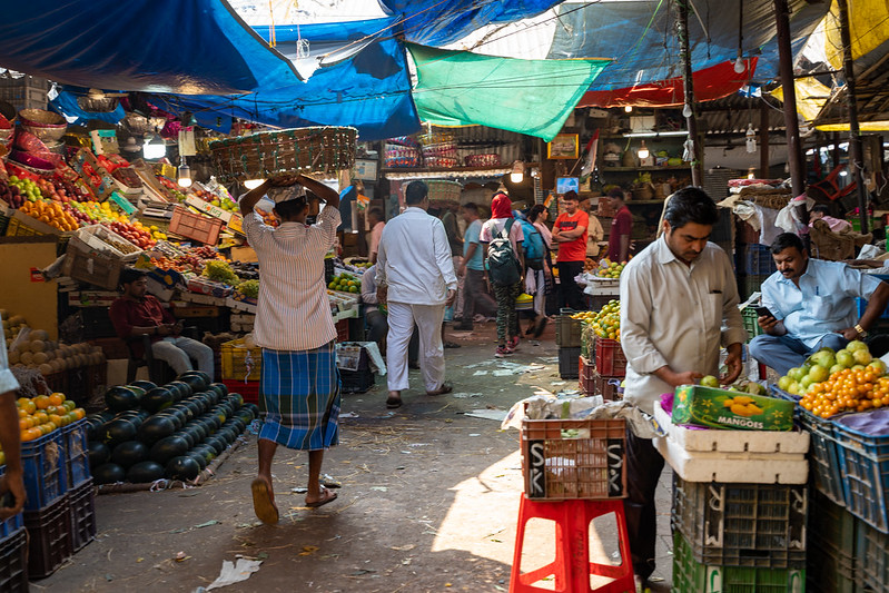 Mumbai, India - February 29, 2020: Vendors selling fruit hard at work in the Crawford Market, known for its fresh fruits and vegetables<br/>© <a href="https://flickr.com/people/39908901@N06" target="_blank" rel="nofollow">39908901@N06</a> (<a href="https://flickr.com/photo.gne?id=50234641931" target="_blank" rel="nofollow">Flickr</a>)