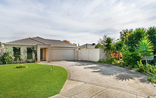 4 Cottrell Place, Lynbrook VIC 3975