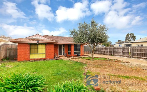 12 Oakfield Court, Melton South VIC 3338