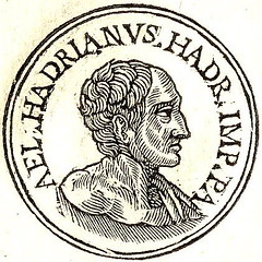 Anglų lietuvių žodynas. Žodis publius aelius hadrianus reiškia publius aelius adrianas lietuviškai.