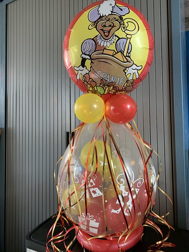 Kadoballon Sinterklaas Zwarte Piet met Ballon bovenop