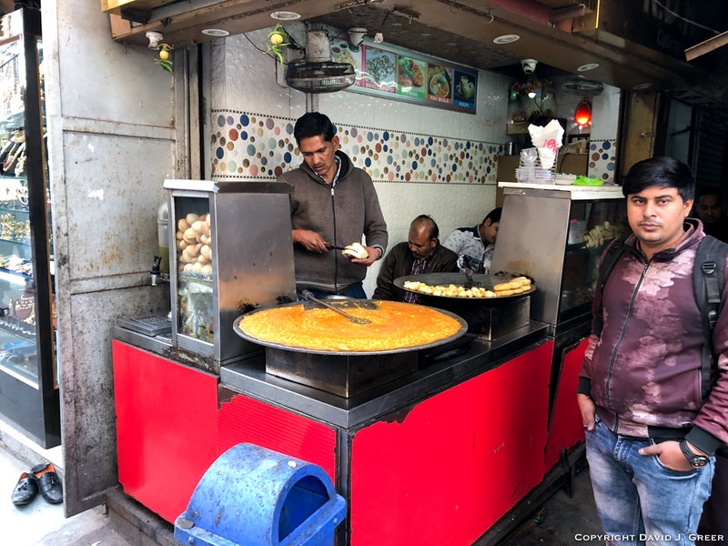 Food for Sale in Old Delhi<br/>© <a href="https://flickr.com/people/96449403@N00" target="_blank" rel="nofollow">96449403@N00</a> (<a href="https://flickr.com/photo.gne?id=50420725936" target="_blank" rel="nofollow">Flickr</a>)