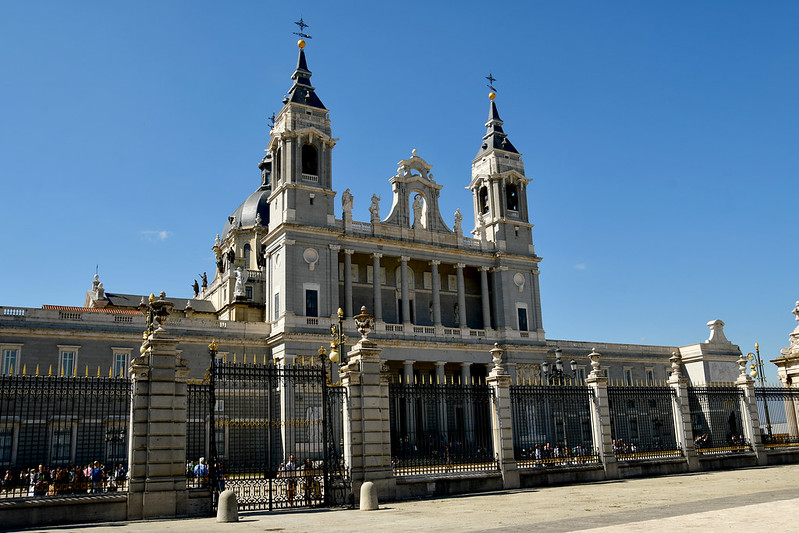 190502 Madrid - 05 Royal Palace 1003<br/>© <a href="https://flickr.com/people/136435562@N08" target="_blank" rel="nofollow">136435562@N08</a> (<a href="https://flickr.com/photo.gne?id=50450621263" target="_blank" rel="nofollow">Flickr</a>)