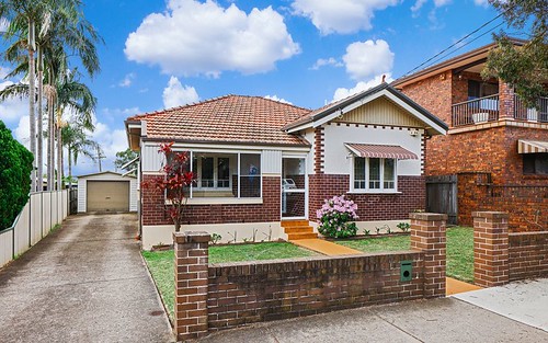 82 Russell St, Russell Lea NSW 2046