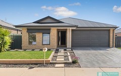 37 Greenfield Dr, Epsom VIC