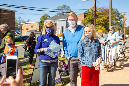 Early voting in Arlington Oct 2020 • <a style="font-size:0.8em;" href="http://www.flickr.com/photos/117301827@N08/50501390028/" target="_blank">View on Flickr</a>