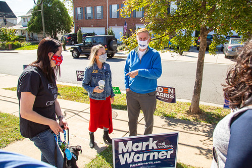 Early voting in Arlington Oct 2020 • <a style="font-size:0.8em;" href="http://www.flickr.com/photos/117301827@N08/50502262127/" target="_blank">View on Flickr</a>