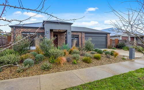 12 Tributary Way, Woodend VIC