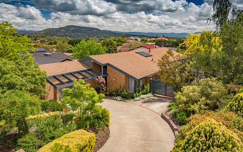 13 Whitty Crescent, Isaacs ACT