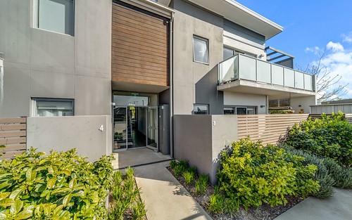 3/8 Jeff Snell Crescent, Dunlop ACT 2615