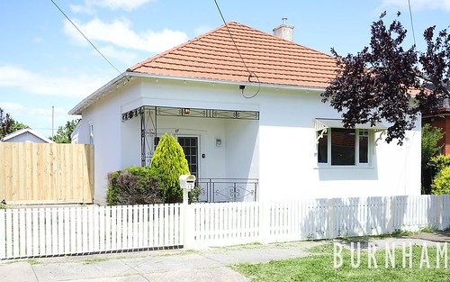 17 Wallace St, Maidstone VIC 3012