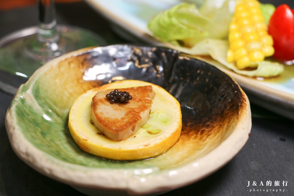 大黑料理亭。東區超人氣居酒屋推出鐵板燒結合日本料理的全新享受，給你雙重日式美食饗宴【東區美食/市民大道美食】 @J&amp;A的旅行
