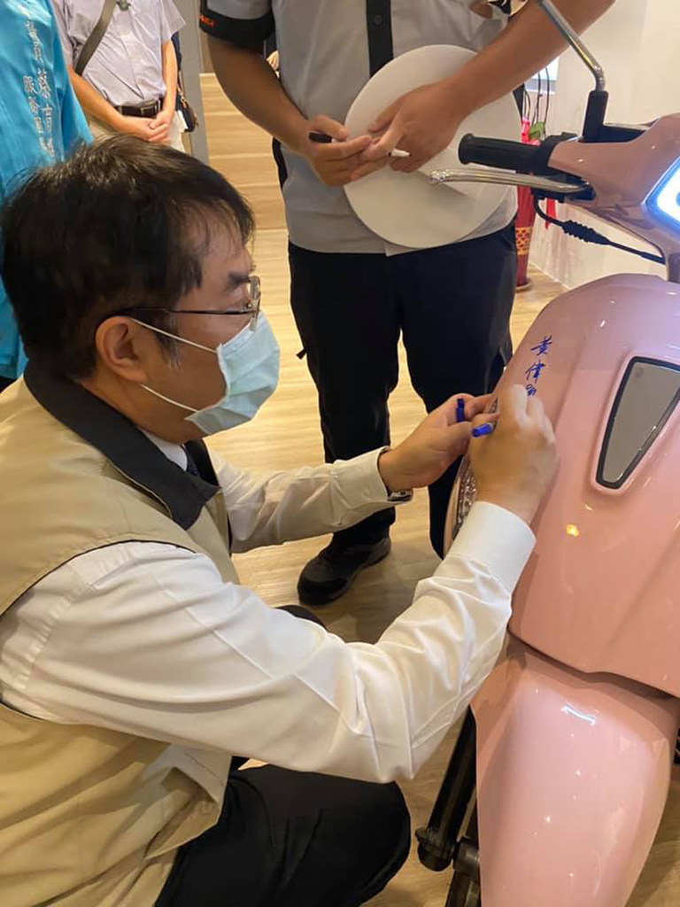 PGO獲台南市SBIR績優表揚、電動機車Ur1實力備受肯定! 3 pgo 201209-3