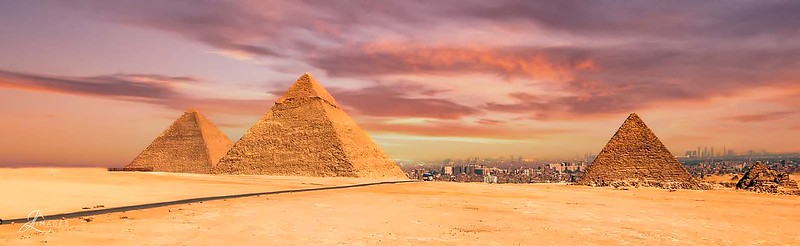 Pyramids and Cairo<br/>© <a href="https://flickr.com/people/25445283@N00" target="_blank" rel="nofollow">25445283@N00</a> (<a href="https://flickr.com/photo.gne?id=50845417617" target="_blank" rel="nofollow">Flickr</a>)
