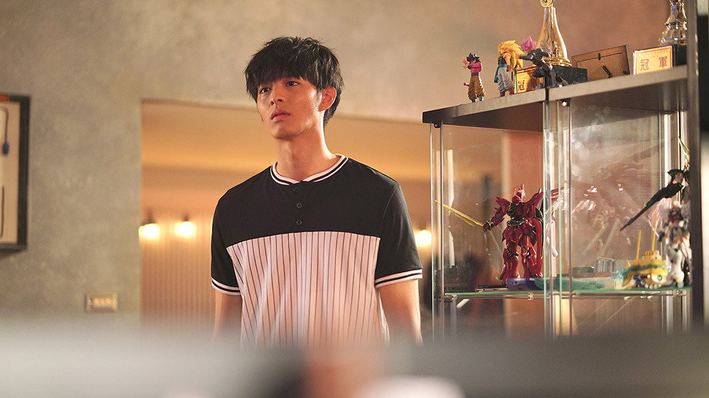 演員曹佑寧在電影《叱咤風雲》中飾演賽車遊戲高手。（創映電影、量能影業提供）