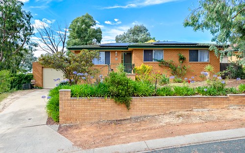 3 Dean Place, Charnwood ACT