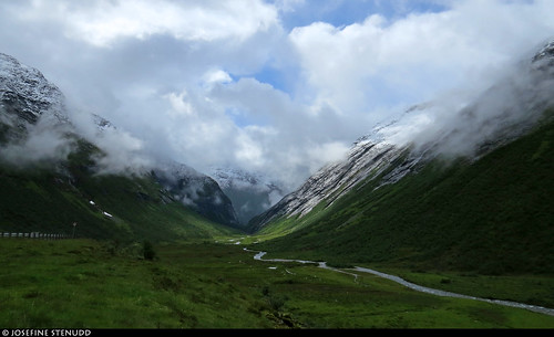 20190704_03 Valley & snow-powdered mountains | Stryn, Norway