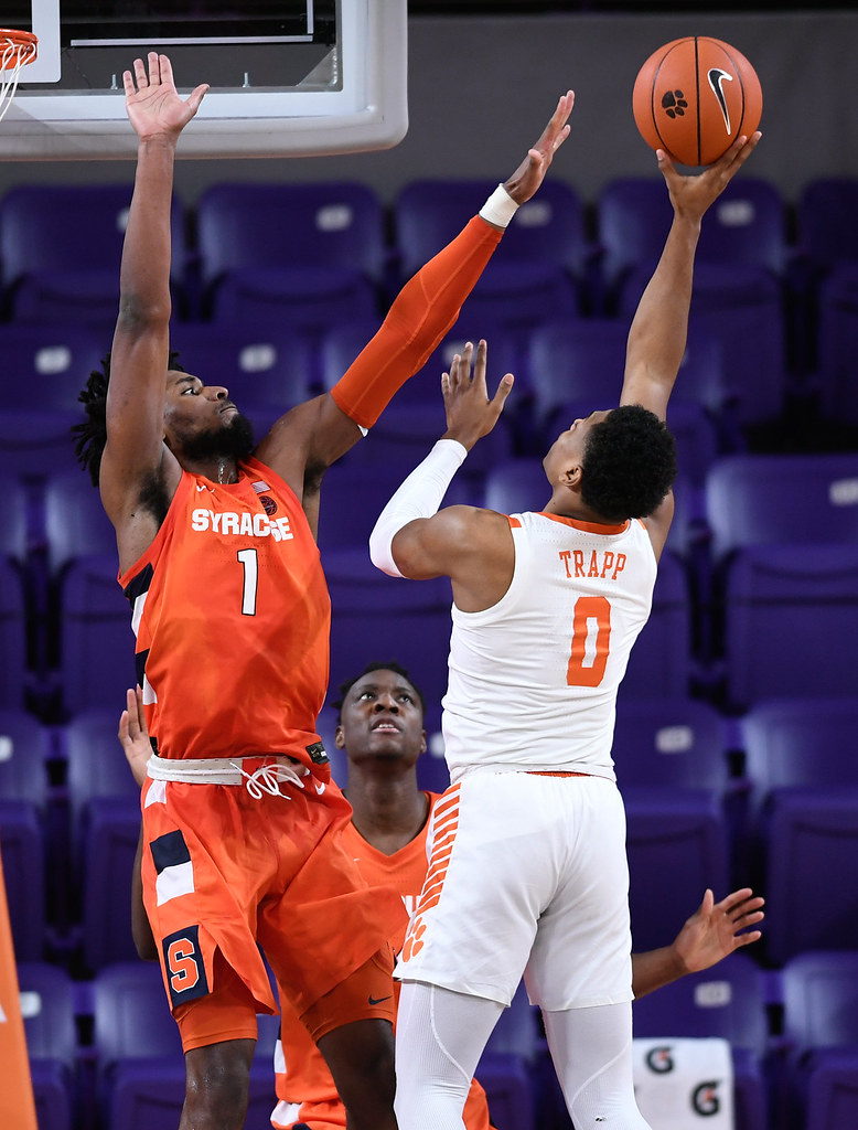 Clemson Basketball Photo of Clyde Trapp and Syracuse