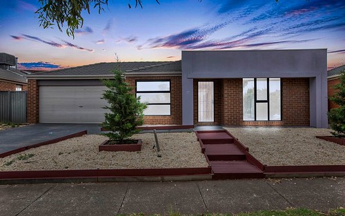 34 Clairview Rd, Deer Park VIC 3023