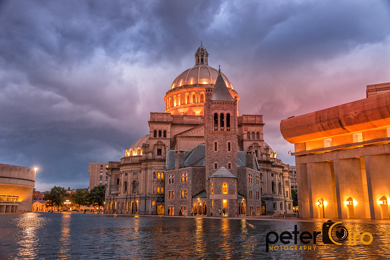 Christian Science Center in Boston, MA<br/>© <a href="https://flickr.com/people/87453389@N03" target="_blank" rel="nofollow">87453389@N03</a> (<a href="https://flickr.com/photo.gne?id=50944981926" target="_blank" rel="nofollow">Flickr</a>)