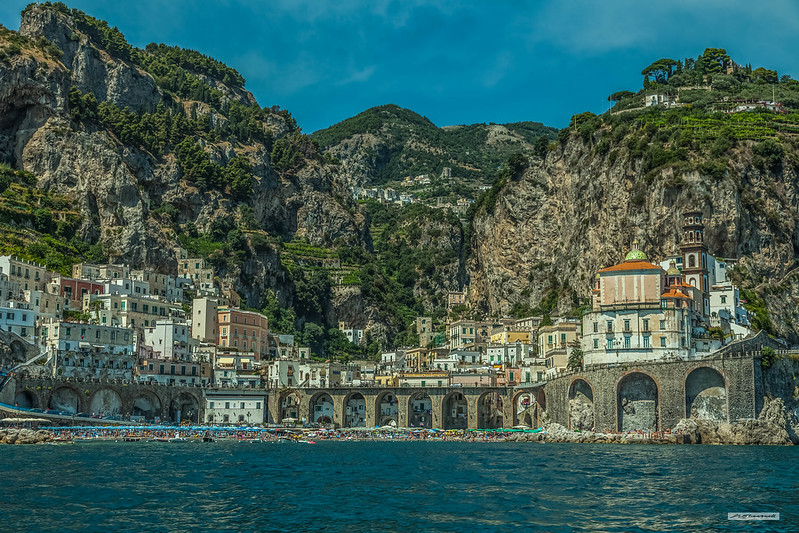 Atrani, just east of Amalfi, with Ravello, above, Campania, Italy.<br/>© <a href="https://flickr.com/people/144291588@N06" target="_blank" rel="nofollow">144291588@N06</a> (<a href="https://flickr.com/photo.gne?id=50970973572" target="_blank" rel="nofollow">Flickr</a>)