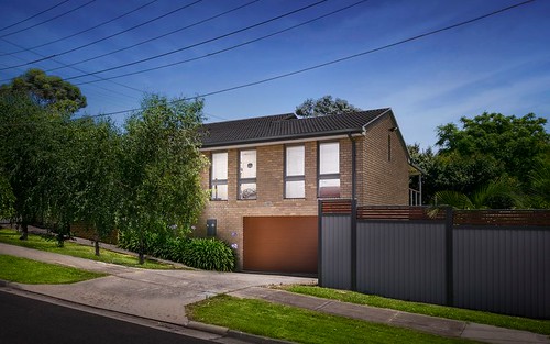 384 Mascoma St, Strathmore Heights VIC 3041